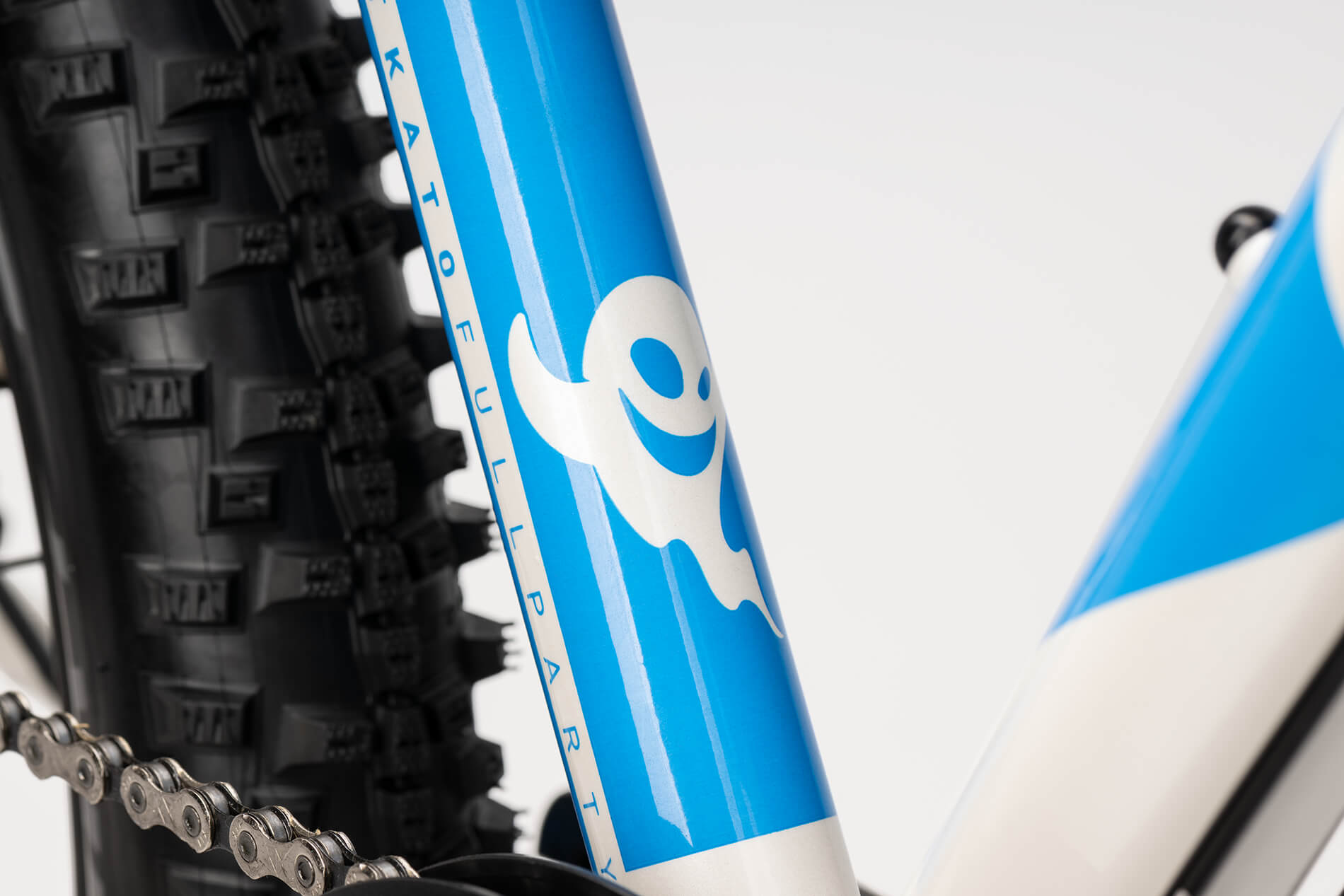 Ghost Kato 24 Full Party pearl white/bright blue - glossy – Image 5